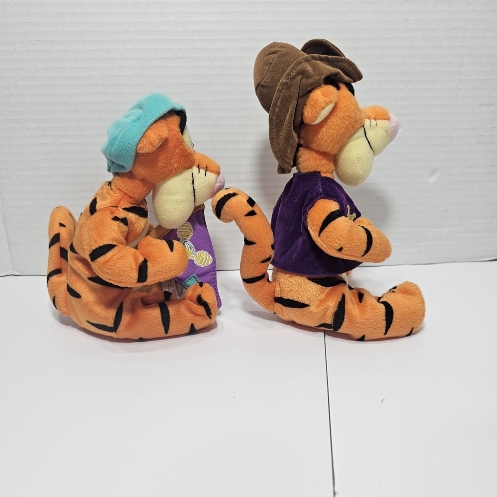 Lot Of 2 Tigger Plush Toy Set - Orange and Brown - Picture 5 of 11